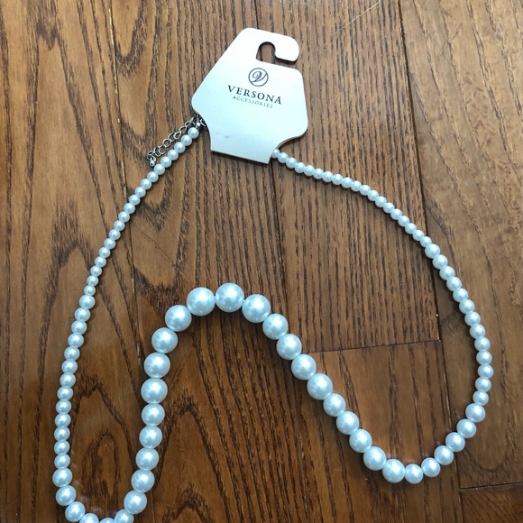 Versona NWT string of faux pearls (necklace) - Picture 1 of 5